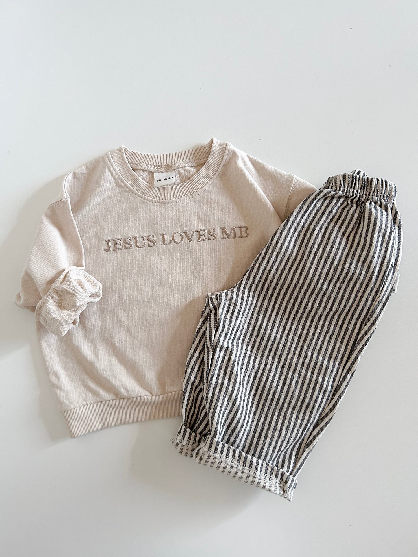 [At Noon Original Design] Kids JESUS LOVES ME Sweatshirt (6m-9y) - Beige
